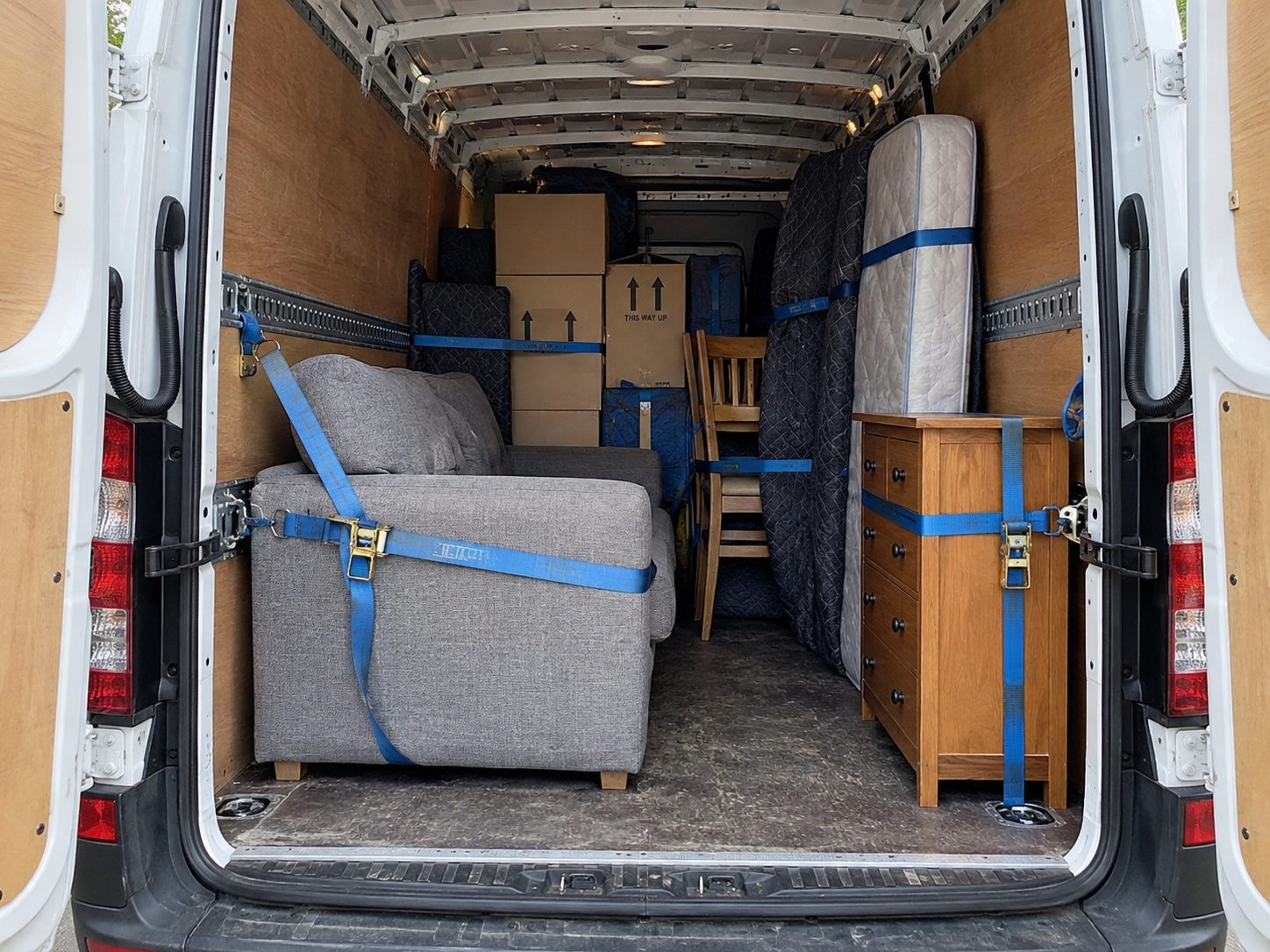 Derbyshire Man & Van Delivery & Removals Man With A Van